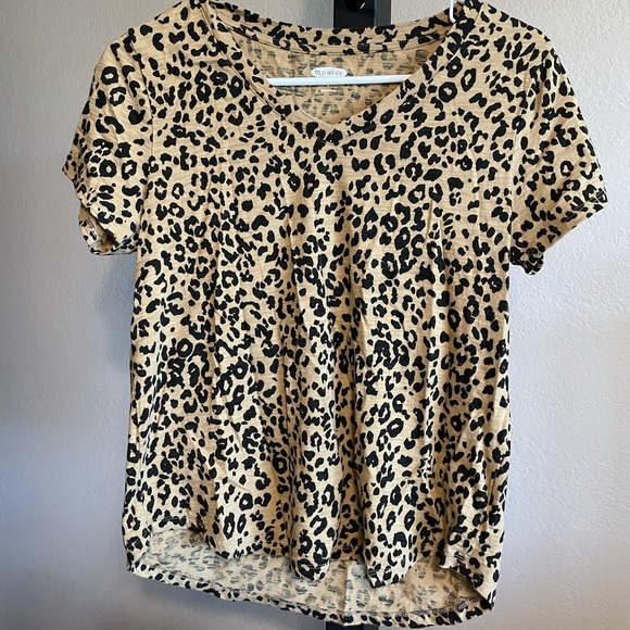 Old Navy Leopard Tee 